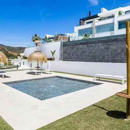Apartment Luxury Next To Golf Course In Marbella