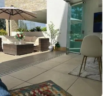 Luxury Next To Golf Course In Apartment *