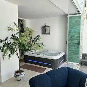 Luxury Next To Golf Course In Apartment Marbella